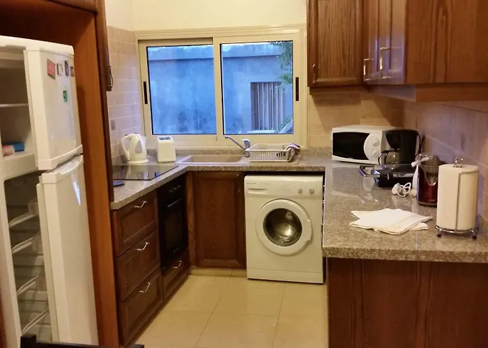 Astrofegia Near The Sea アパートホテル