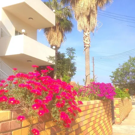 Ξενοδοχείο με διαμερίσματα Astrofegia Near The Sea Αγία Μαρίνα