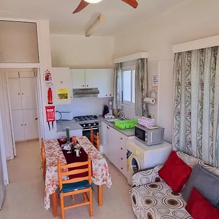 Astrofegia Near The Sea 4* אייה מרינה