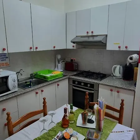 Ξενοδοχείο με διαμερίσματα Astrofegia Near The Sea