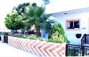 Aparthotel Astrofegia Near The Sea Agia Marina (Northern Cyprus)