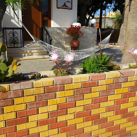 Aparthotel Astrofegia Near The Sea Agia Marina (Northern Cyprus)