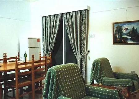 Aparthotel Astrofegia Near The Sea Agia Marina (Northern Cyprus)