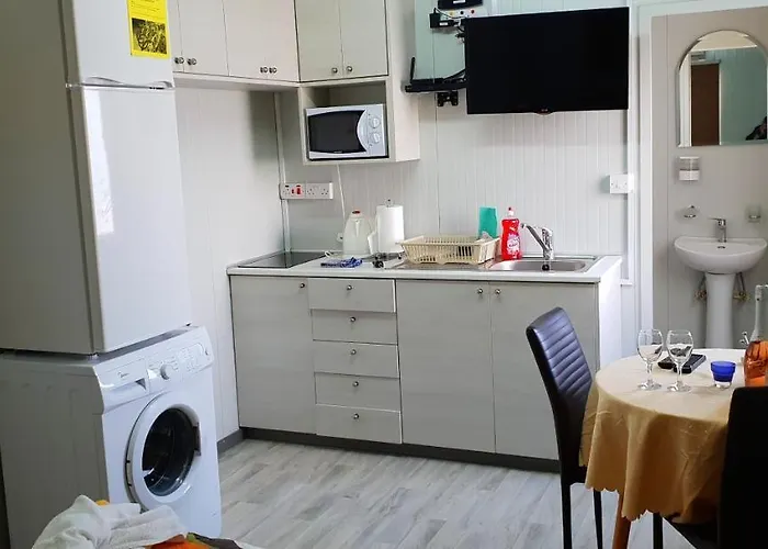 Astrofegia Near The Sea Aparthotel