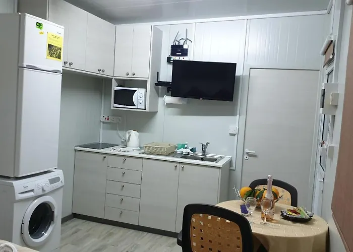 Aparthotel Astrofegia Near The Sea Agia Marina (Northern Cyprus)